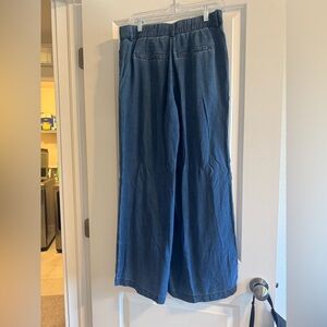American Eagle Wide Leg trousers never worn
